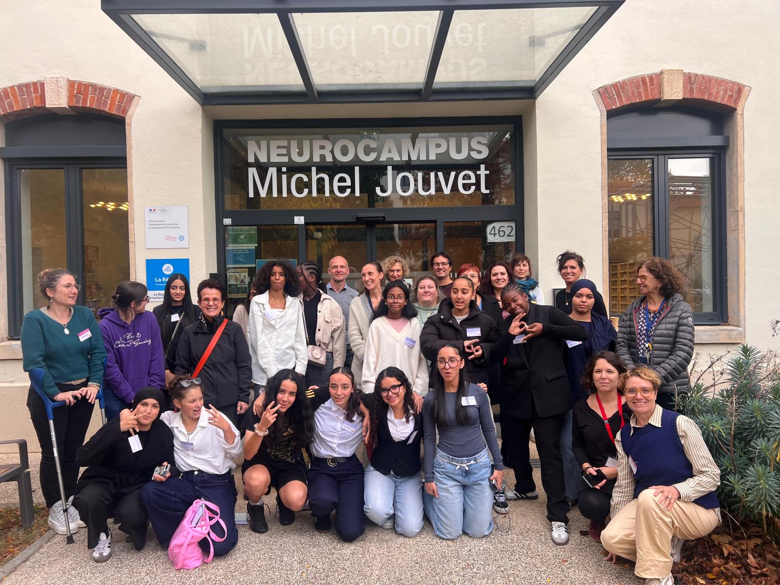 Photo de groupe journée Rêv'Elles au CRNL octobre 2025